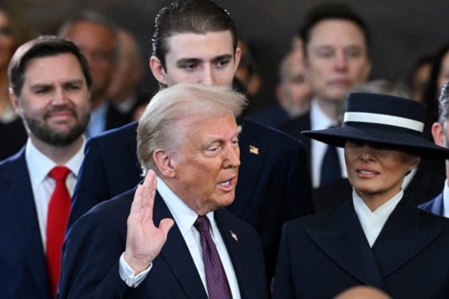Resmen göreve başlayan Donald Trump: Acil durum ilan edeceğim
