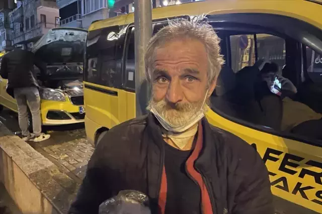 Erzakları yerden toplama çalışan yaşlı adam yürek burktu! Valilik sahip çıktı