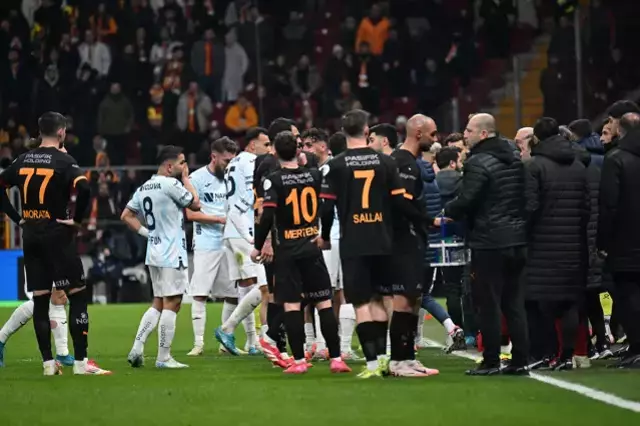 Galatasaray maçında sahadan çekilen Adana Demirspor'un cezası belli oldu