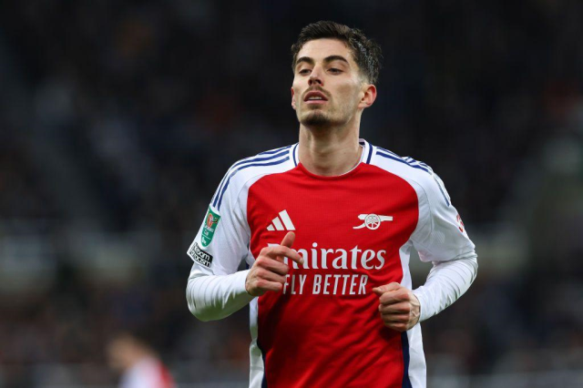 Arsenal'in yıldızı sezonu kapattı