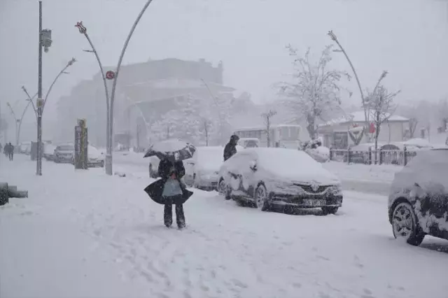 İstanbul karlar altında! Tüm ilçeler sarı kodlu uyarı yapıldı