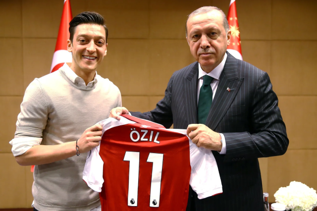 İddia bomba! Sinan Akçıl ve Mesut Özil AK Parti MKYK'da