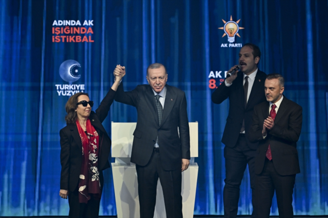 Partilerinden istifa eden 3 vekil, AK Parti'ye katıldı