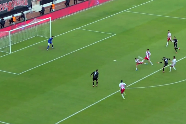 Rafa Silva'dan ağızları açık bırakacak gol