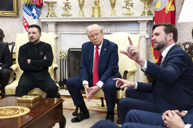 Trump, Beyaz Saray'daki kavganın ardından saat verdi: Her şeyi anlatacağım