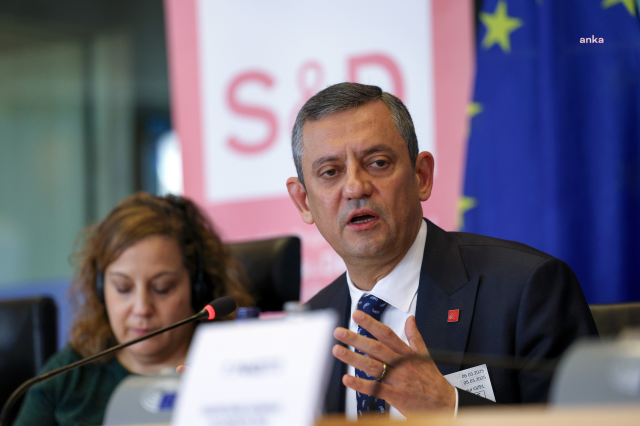 Özgür Özel, Brüksel'de.