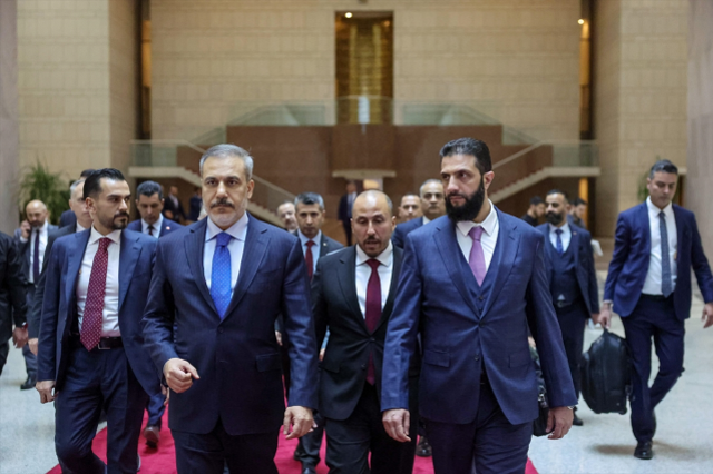 Türkiye'den Şam'a üst düzey ziyaret! 3 isim Şara ile görüştü