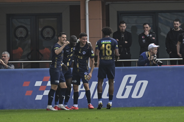 Bütün goller 8 dakikada atıldı! Kasımpaşa, Alanyaspor'u 2-1 mağlup etti