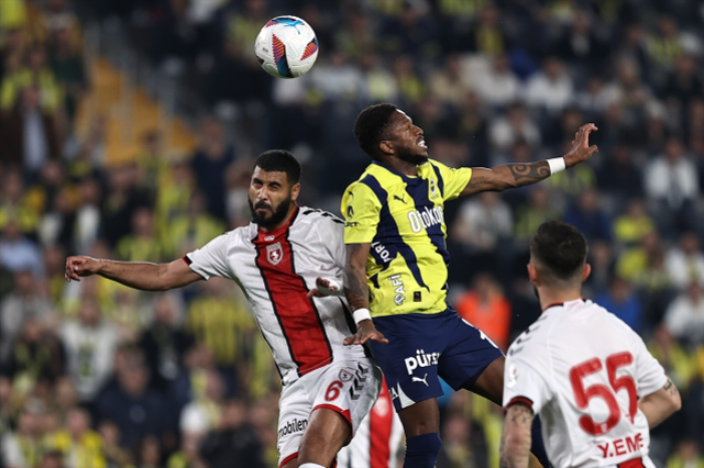 Şampiyonluk yolunda büyük kayıp! Fenerbahçe, Samsunspor ile 0-0 berabere kaldı