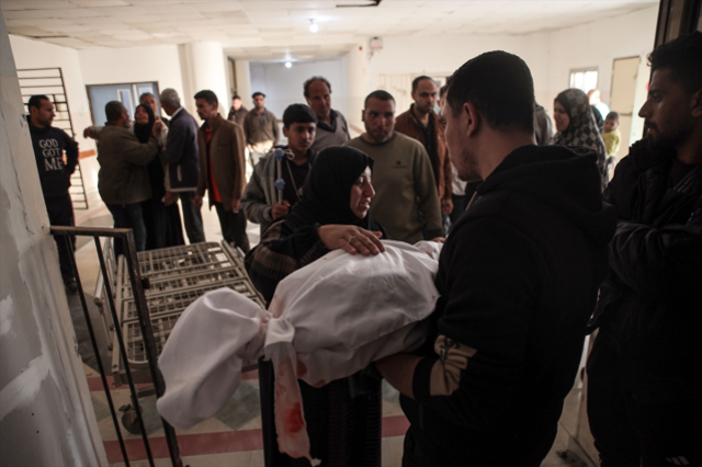 İsrail'in Gazze saldırısında hayatını kaybedenlerin sayısı 400'ü geçti