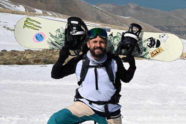 Van'da Mucize Kurtuluş: Çığ Altında Kaldı, 60 Metre Sürüklendi