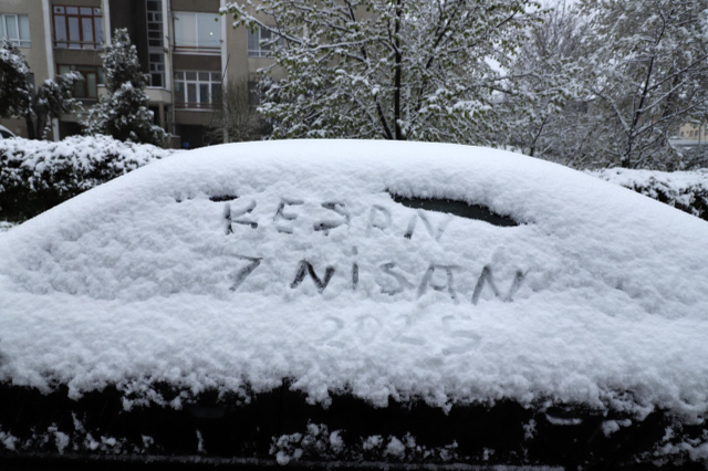İstanbul'un yanı başı beyaza büründü! Uyarılar devam ediyor