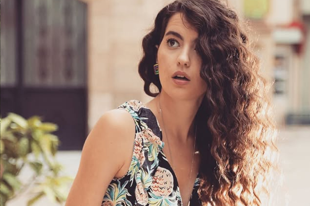 Oyuncu Ezgi Şenler çocukluk aşkıyla evliliğe ilk adımı attı