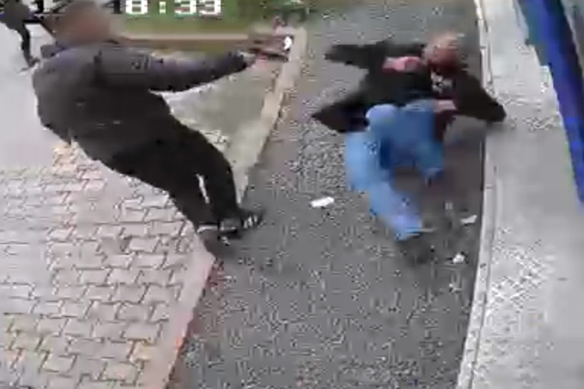 ATM'den para çeken genç, silahlı saldırıda can verdi