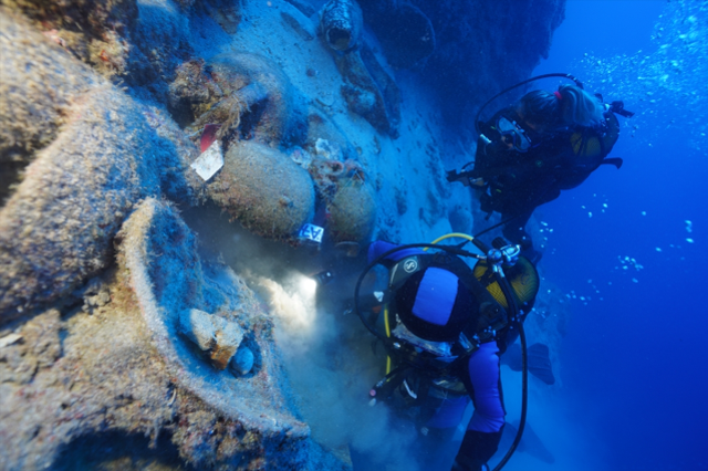 Antalya'da 1100 Yıllık Amfora Bulundu