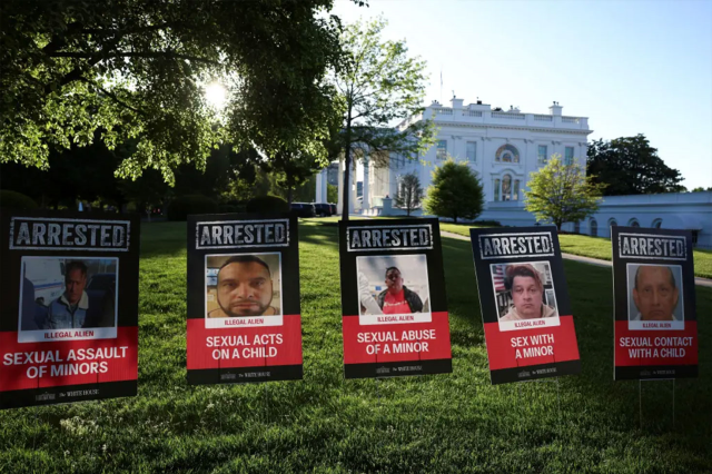 Donald Trump yine yaptı yapacağını! İlginç 100. gün kutlaması: Tek tek Beyaz Saray'ın çimlerinde ser