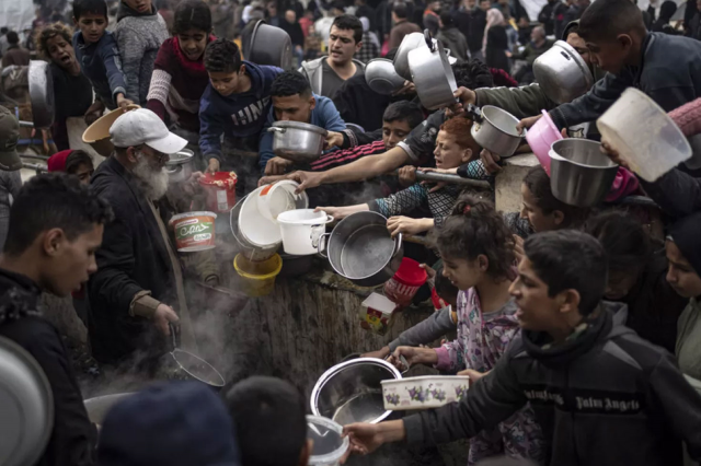 Gazze'de 65 binden fazla çocuk ölümle burun buruna!