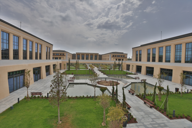 Cumhurbaşkanı Erdoğan KKTC'de! Dev Cumhuriyet yerleşkesi bu sözlerle açıldı