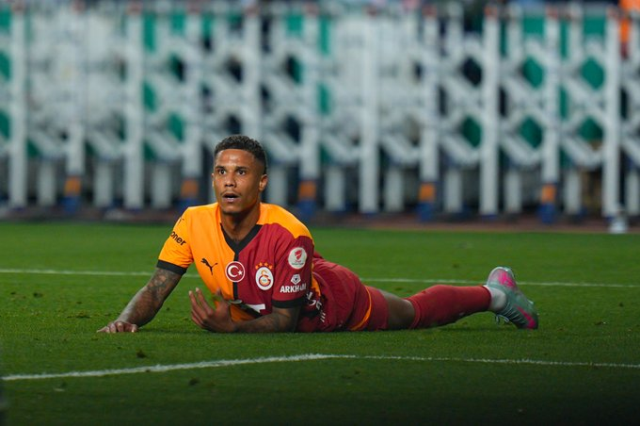 Sergen Yalçın'dan Galatasaraylı yıldıza eleştiri: Topu bomba sanıyor