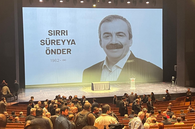 Sırrı Süreyya Önder son yolculuğuna uğurlanıyor! İlk tören AKM'de