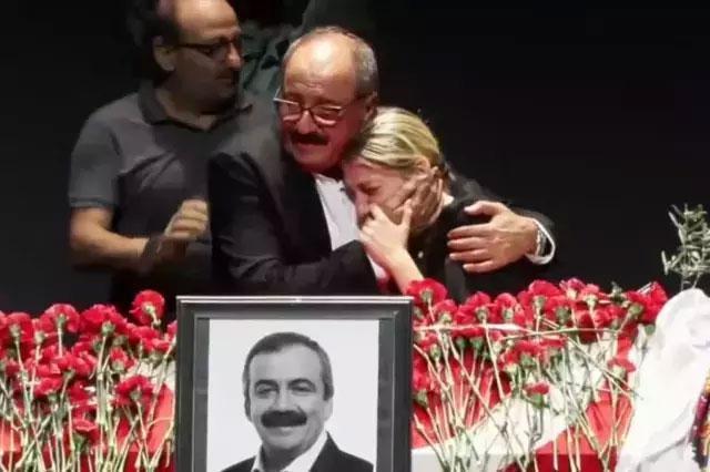 Sırrı Süreyya Önder son yolculuğuna uğurlanıyor
