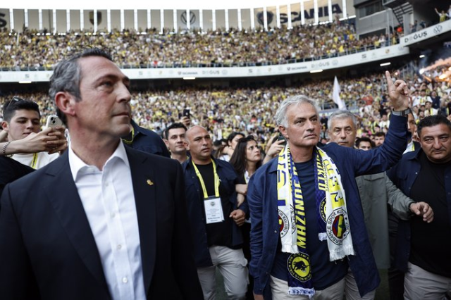 Canlı: Kongre kararı mı aldı? Ali Koç konuşuyor