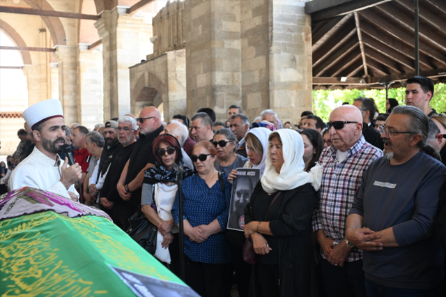 Güpegündüz öldürülen Bahar'ın cenazesi gözyaşları içinde toprağa verildi