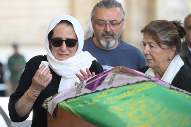 Güpegündüz öldürülen Bahar'ın cenazesi gözyaşları içinde toprağa verildi