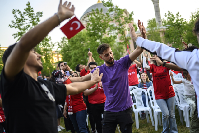 İstanbul'da coşkulu kutlama! Ama bu kez Türk takımı değil