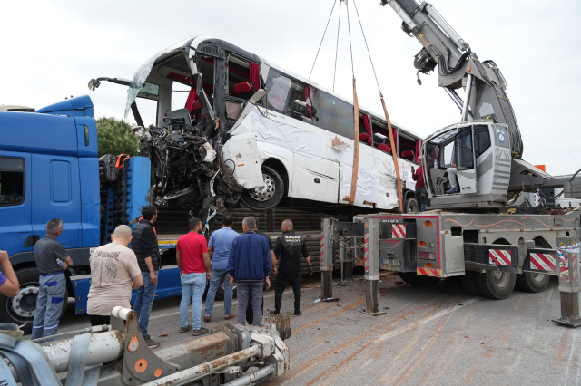 Çanakkale'deki otobüs kazasında ölenlerin kimlikleri belli oldu