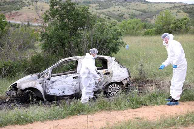 Evini ve otomobilini yaktıktan sonra bir kadını öldürüp intihar etti