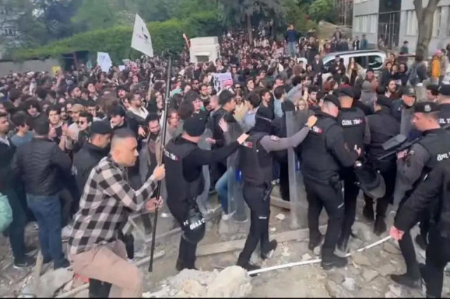 CHP lideri Özel neredeyse küfrediyordu: İkisini birlikte yuhalayın anasını...