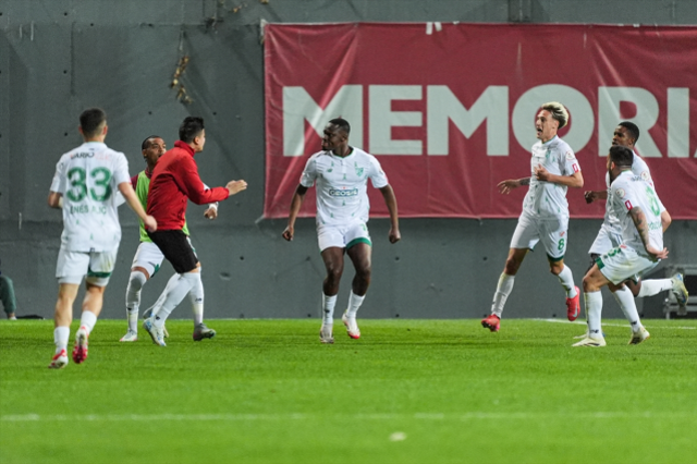 İstanbul'da muhteşem geri dönüş! İstanbulspor yıkıldı, Boluspor yarı finalde