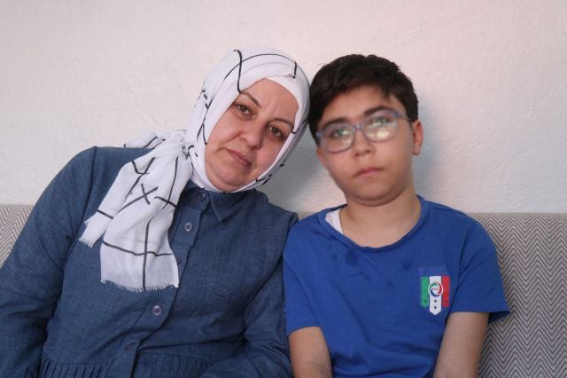 Oyun oynarken sabitlenmeyen kale direği başına düştü, çift görmeye başladı