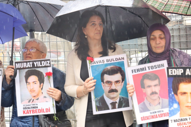 DEM Parti Eş Genel Başkanı Bakırhan 'Cumartesi Anneleri'nin eylemine katıldı