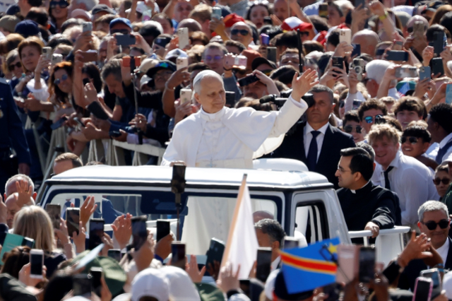 Papa 14. Leo Balıkçı yüzüğü taktı, resmen göreve başladı