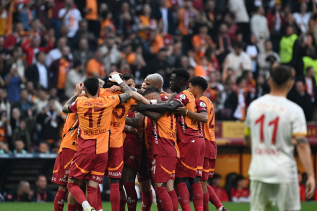 Süper Lig'de şampiyon Galatasaray! Sarı-kırmızılılar 5. yıldızı taktı