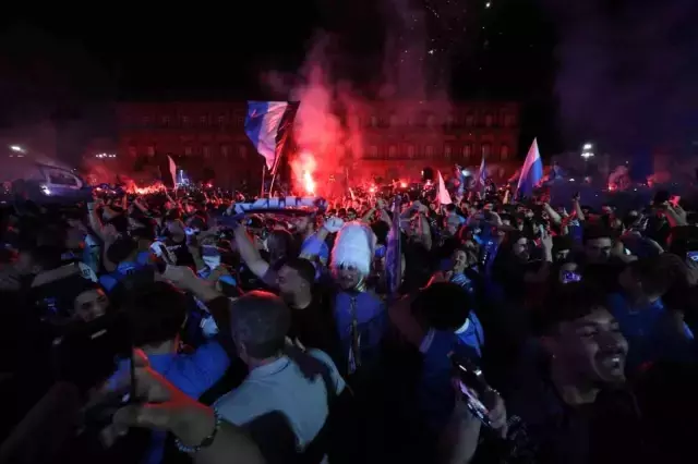 İtalya nefes kesen gece! Serie A'da şampiyon belli oldu