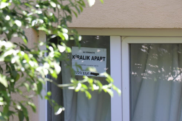 Günlük kiralık dairelere gizli kamera yerleştiren sapığın hedefinde onlar varmış