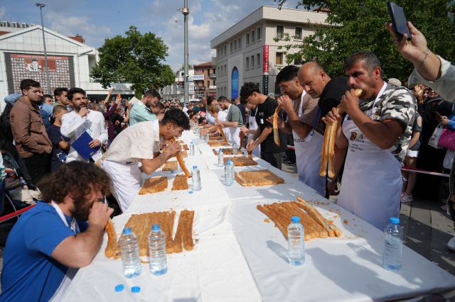 Börek yeme yarışması için günlerce aç kaldılar