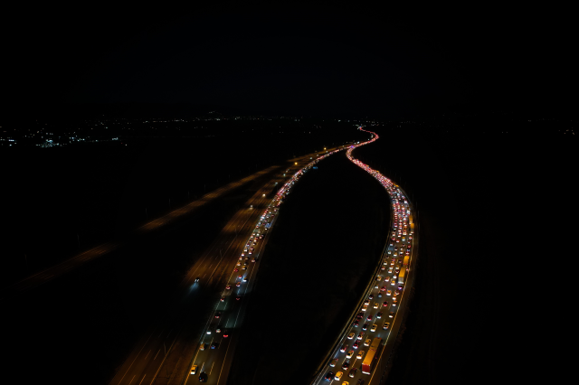 Bayram tatili göçü başladı: Otoyolların kesişim noktasında trafik durdu