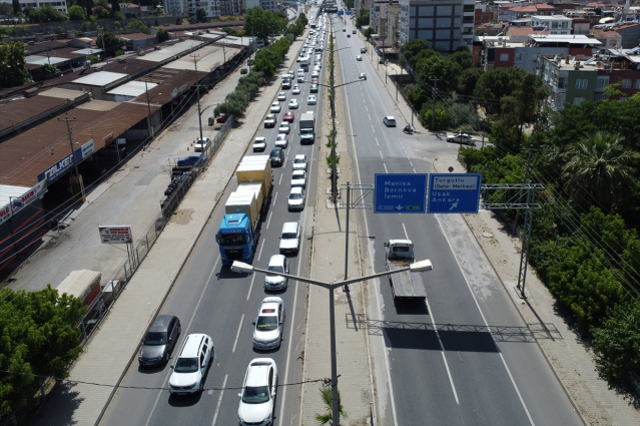 Kurban Bayramı arifesinde trafik durma noktasına geldi
