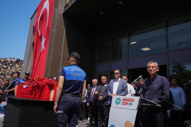 Ferdi Zeyrek'e veda! Özgür Özel gözyaşlarına boğuldu