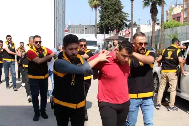 Özel okul yanında kumarhane! Tavanı cephaneye çevirmişler