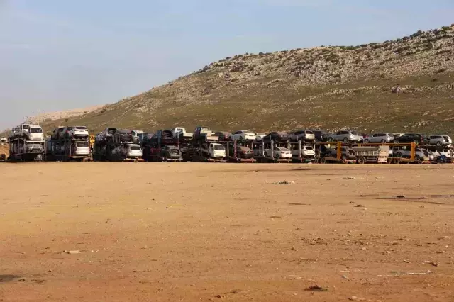 İskenderun Limanı'ndan Suriye'ye İkinci El Araç Sevkiyatı
