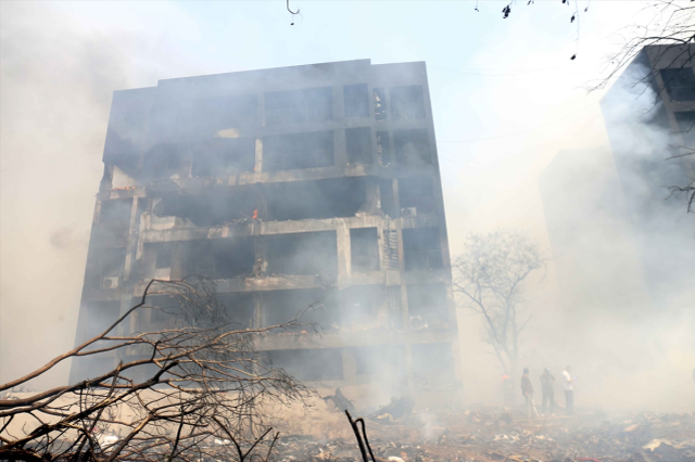 Hindistan'daki Uçak Kazasından Sağ Kurtulan Yolcu: 'Etrafımda Cansız Bedenler Vardı'