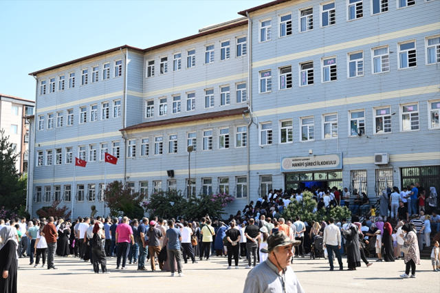 LGS maratonu başladı! 1 milyondan fazla öğrenci geleceği için ter döküyor