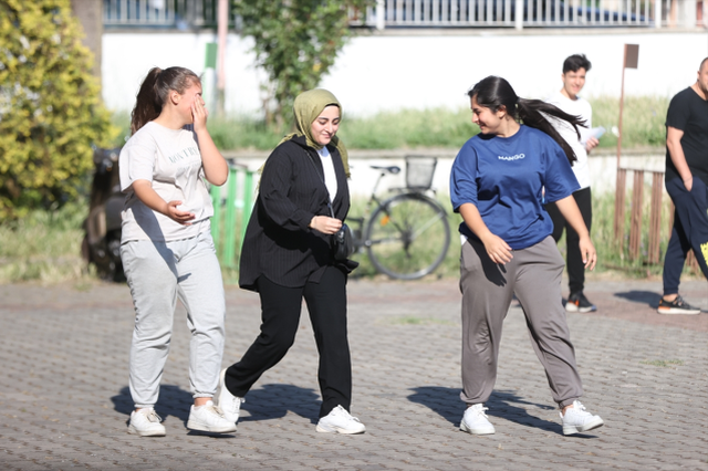 LGS maratonu başladı! 1 milyondan fazla öğrenci geleceği için ter döküyor