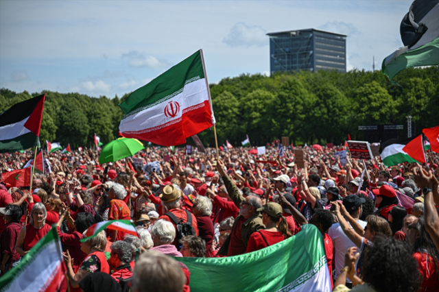 Lahey'de son 20 yılın en büyük protestosu! 150 bin kişi Filistin için sokaklara indi