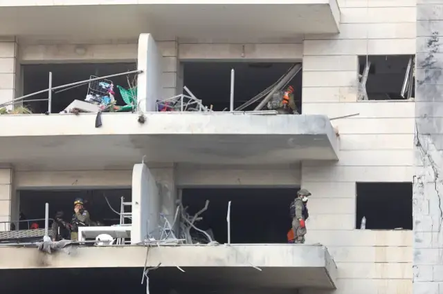 İsrail'den İran'a yeni saldırı dalgası Savaş uçakları ilk kez Tahran semalarında